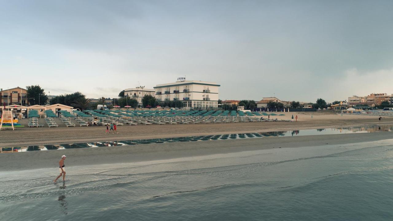 Hotel Internazionale มาร็อตตา ภายนอก รูปภาพ