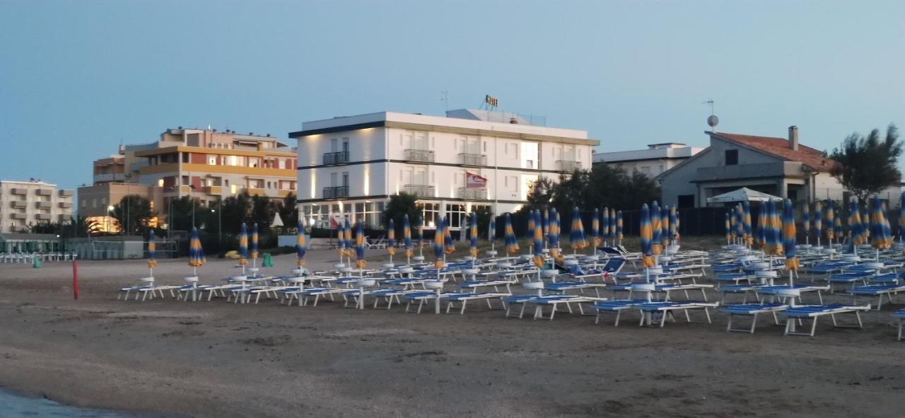 Hotel Internazionale มาร็อตตา ภายนอก รูปภาพ